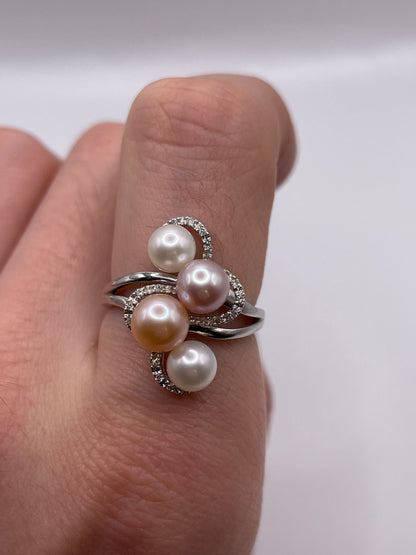 9ct white gold pearl and diamond ring