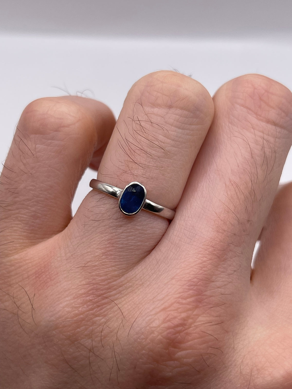 18ct white gold sapphire ring