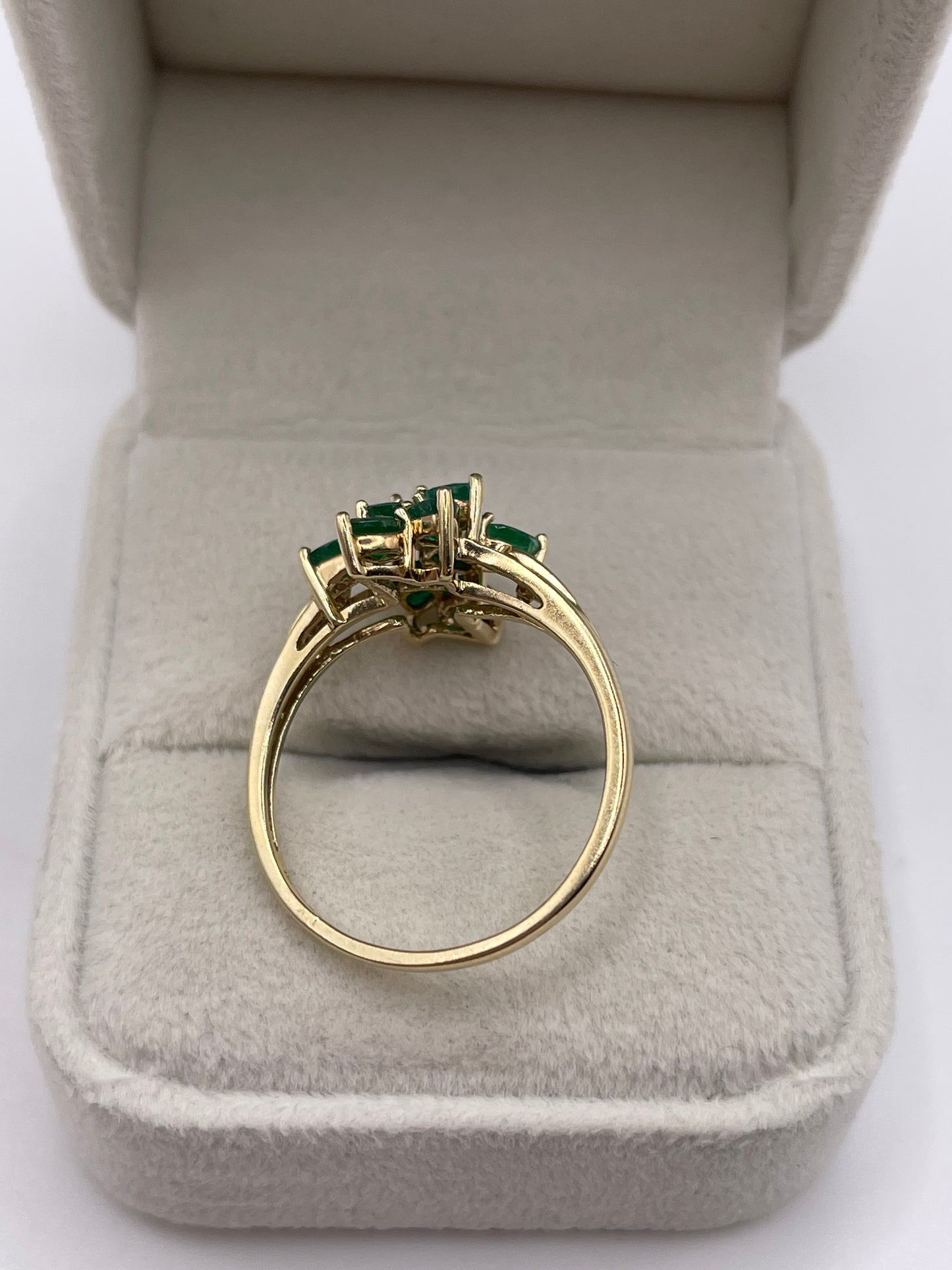 9ct gold emerald cluster ring