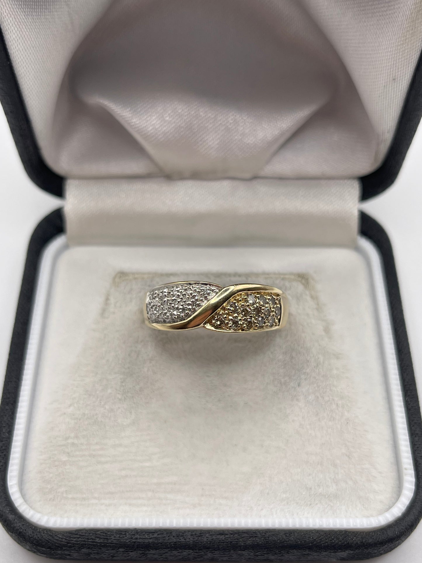 9ct gold diamond ring