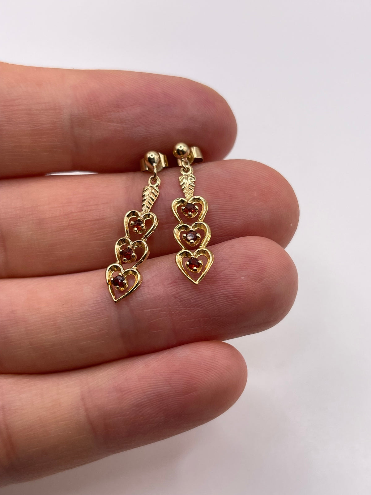 9ct gold garnet earrings