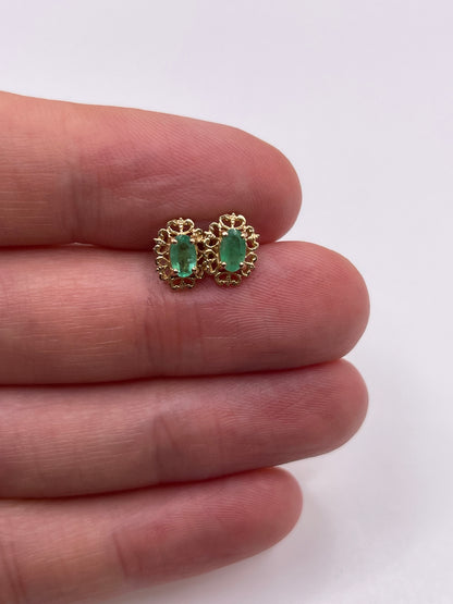 9ct gold emerald earrings