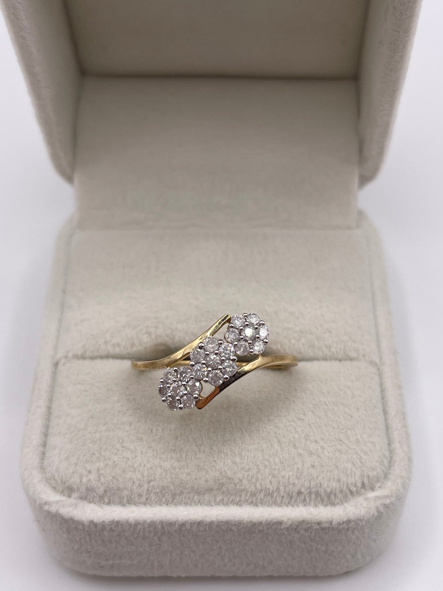 9ct gold diamond cluster ring
