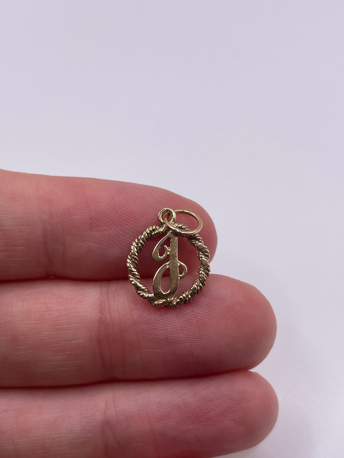 9ct gold initial pendant