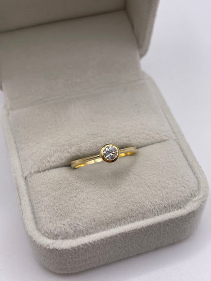 18ct gold diamond ring