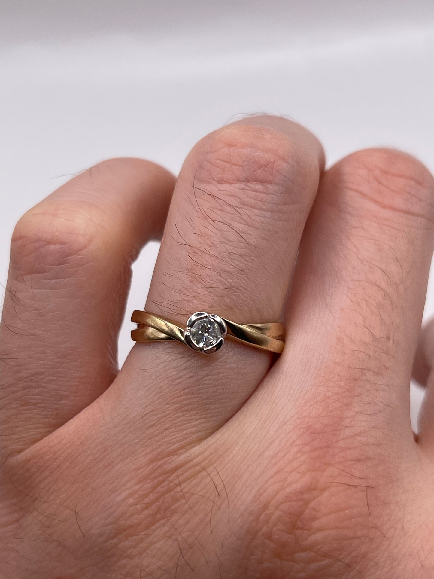 9ct gold diamond ring