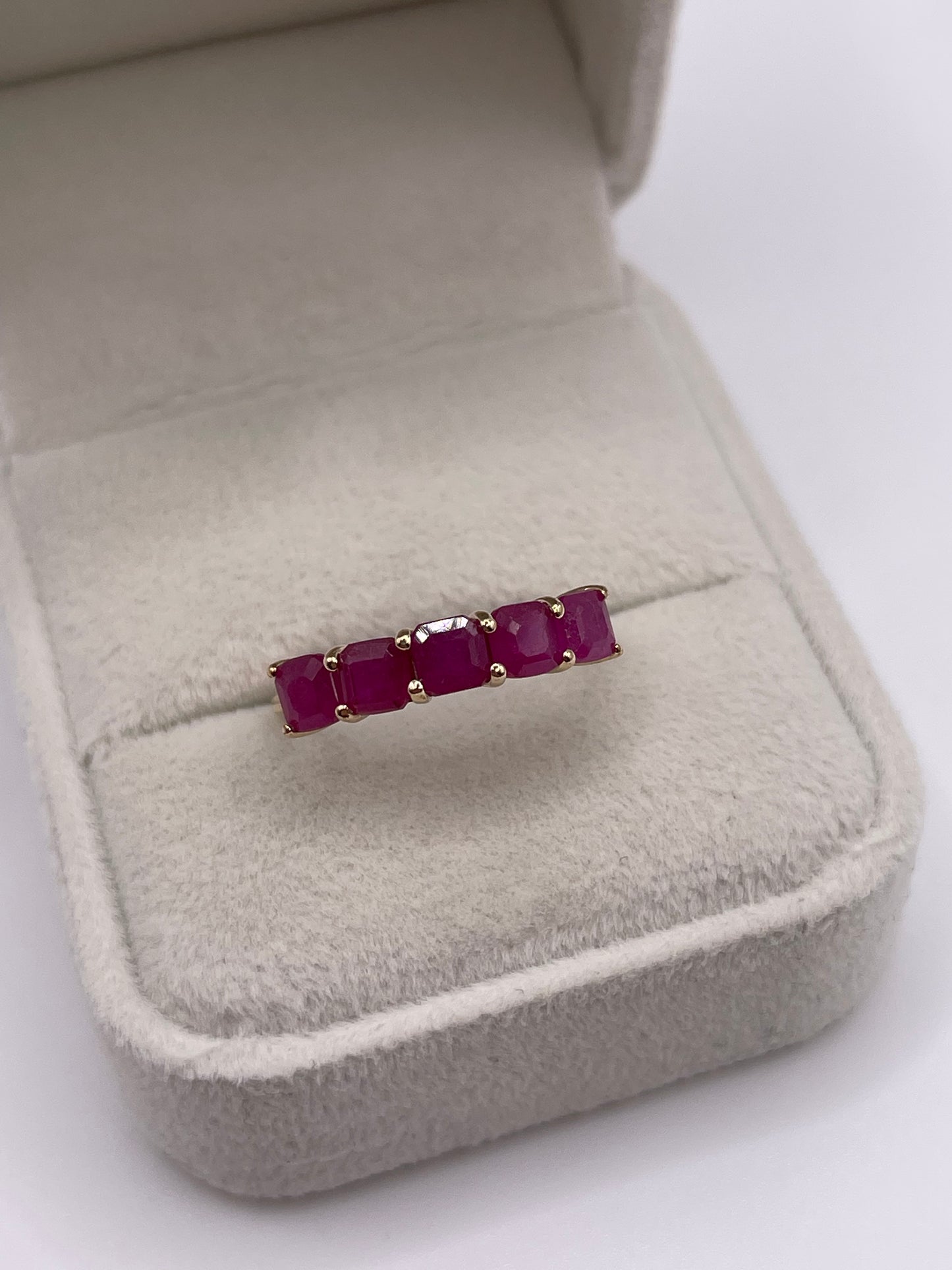 9ct gold ruby ring