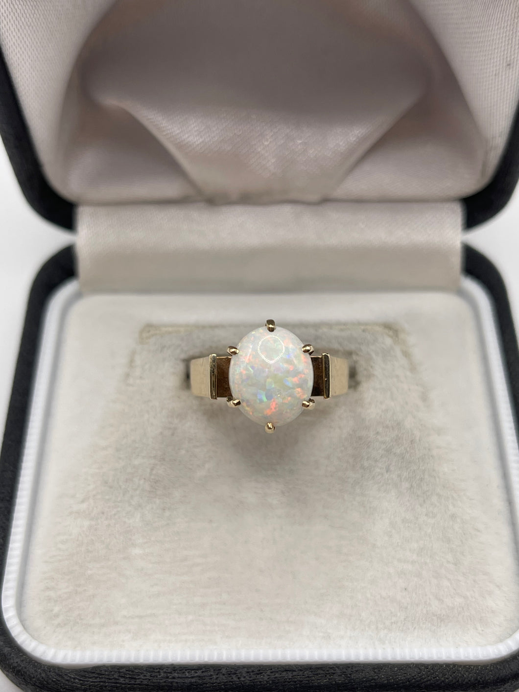 9ct gold opal ring