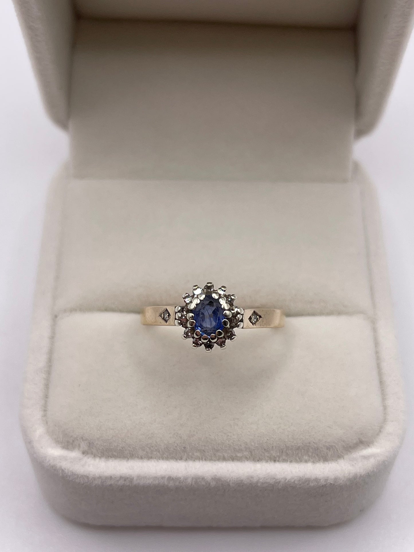 9ct gold sapphire and diamond ring