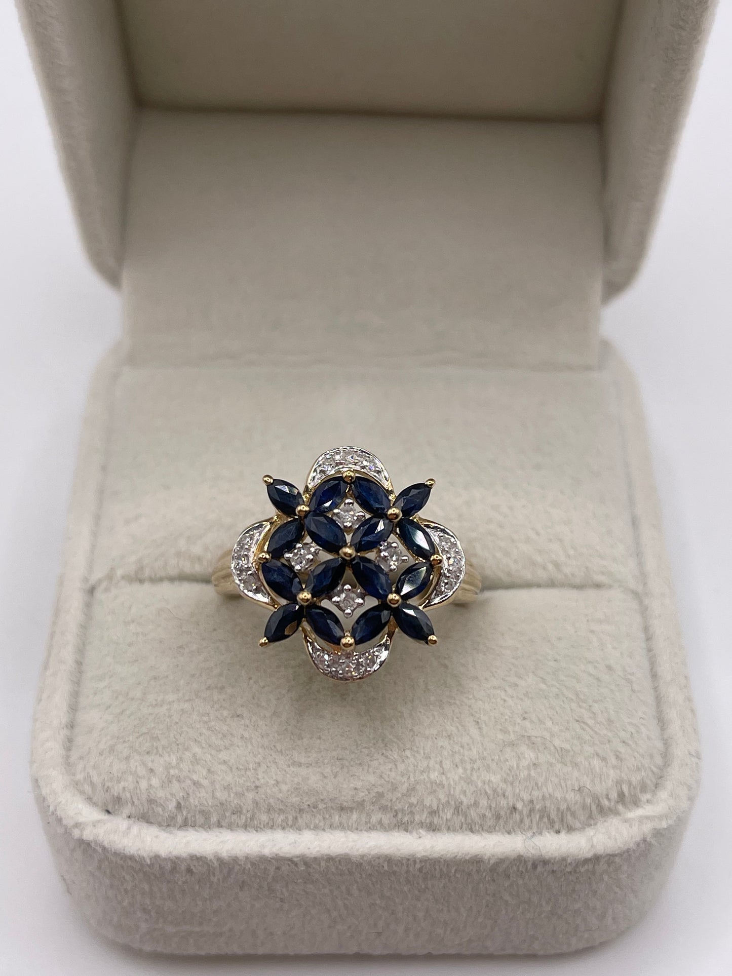 9ct gold sapphire and diamond cluster ring