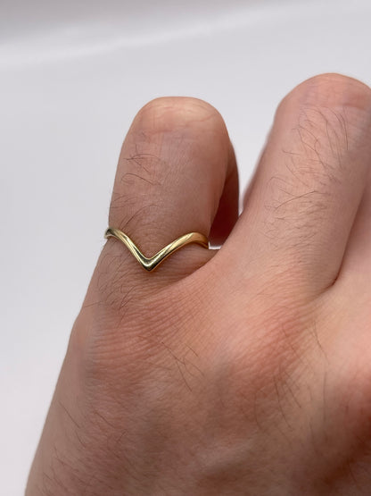 9ct gold wishbone ring