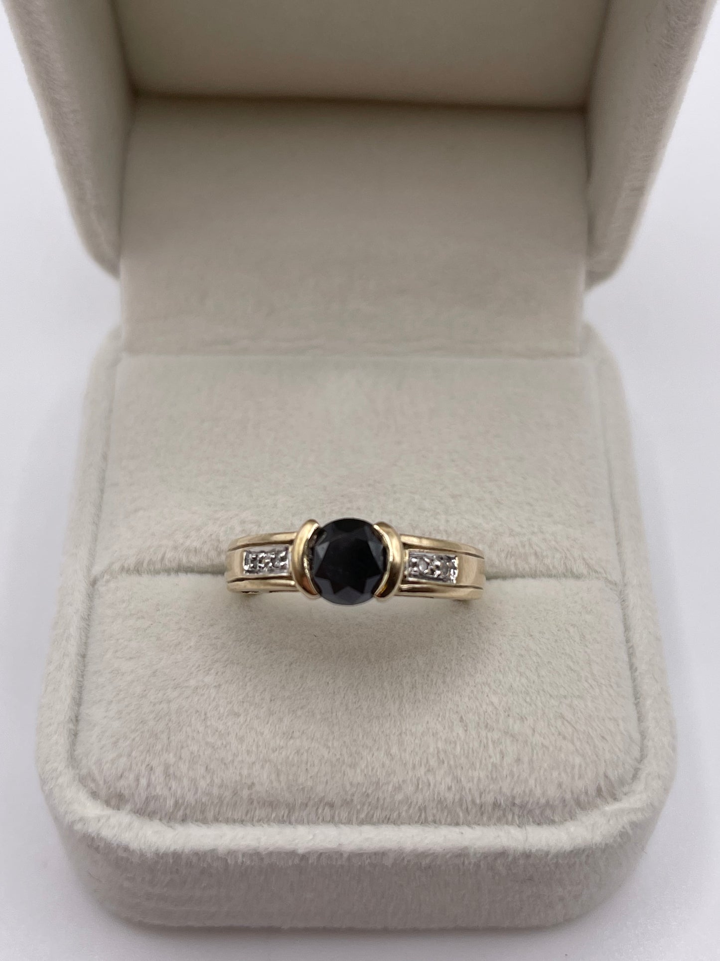 9ct gold diamond ring