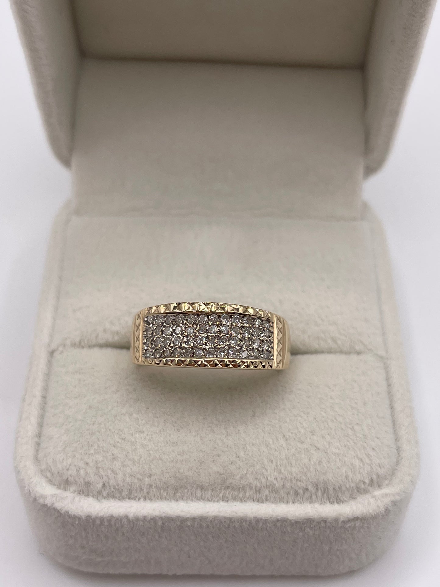 9ct gold diamond cluster ring