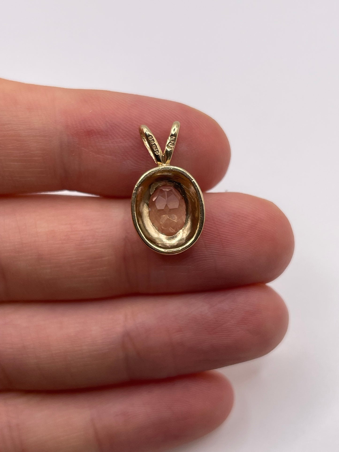 9ct gold citrine pendant