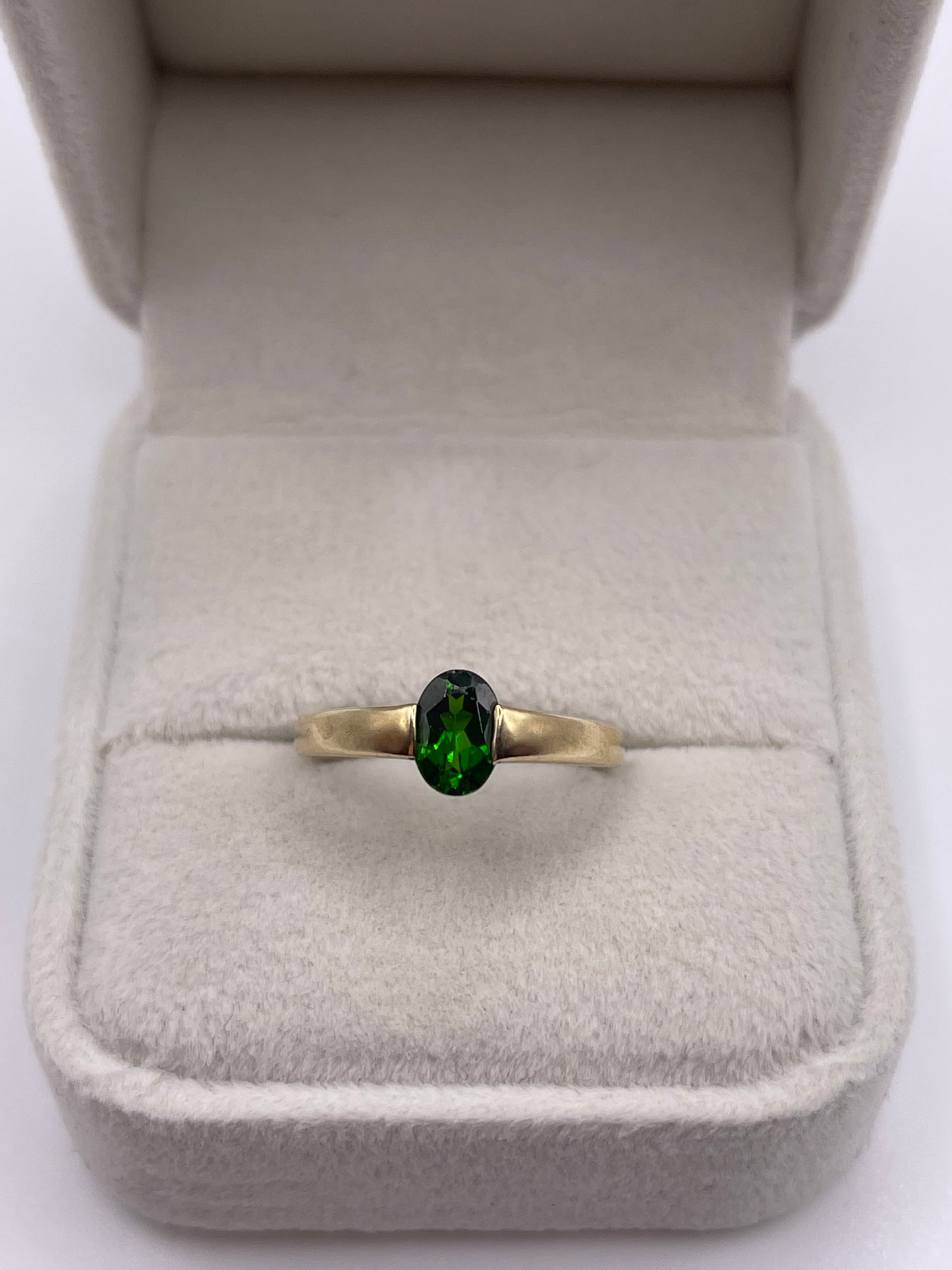 9ct gold diopside ring