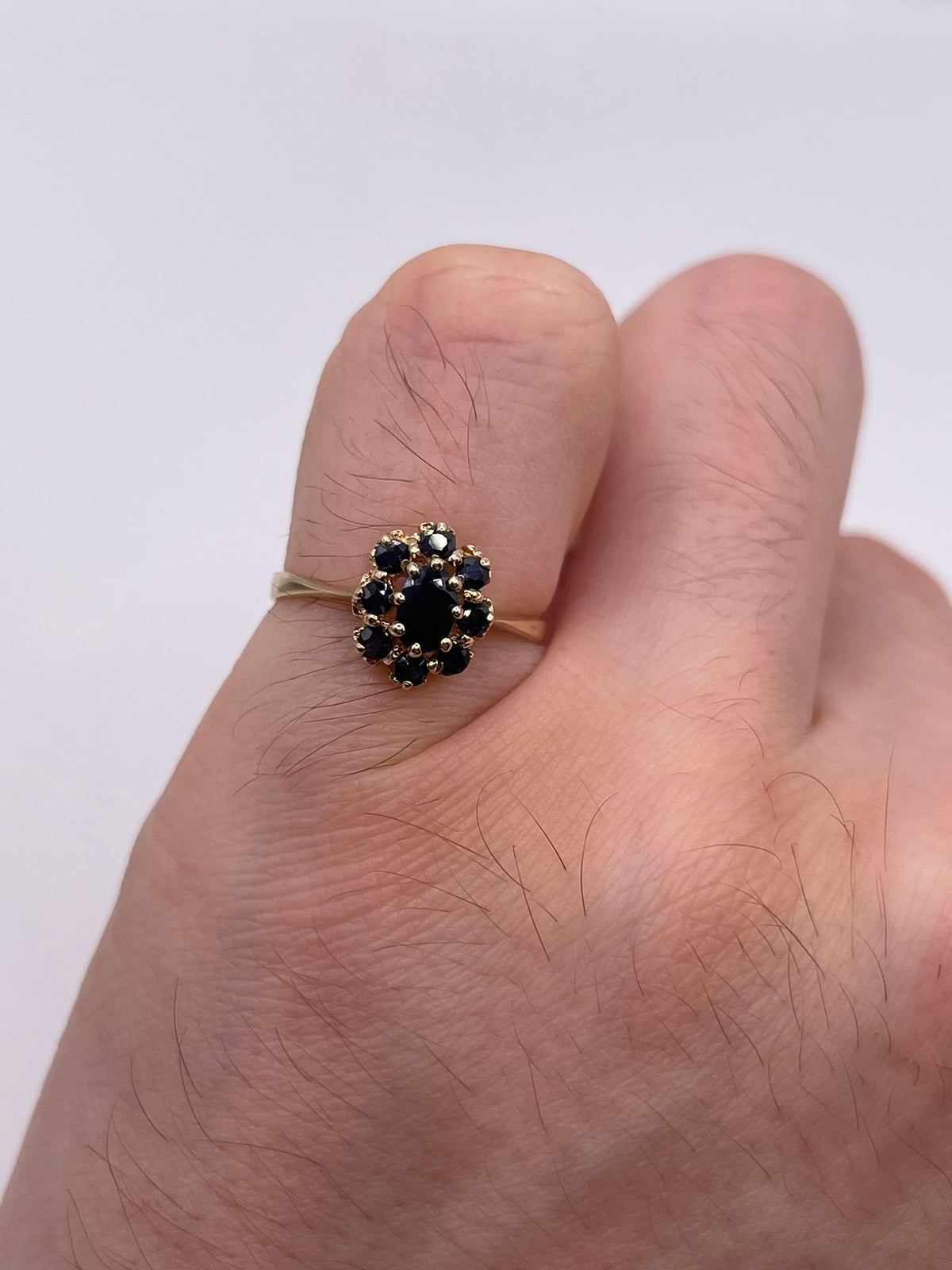9ct gold sapphire cluster ring