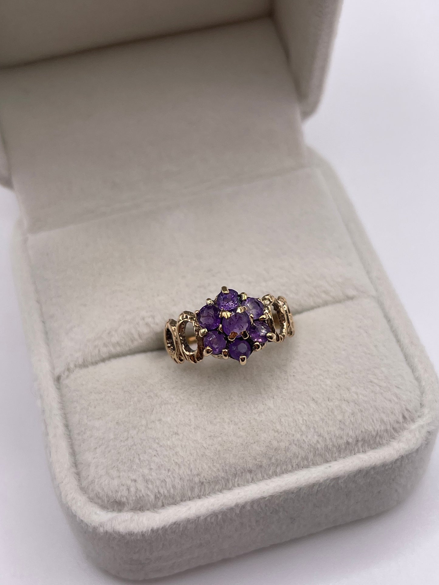 9ct gold amethyst cluster ring