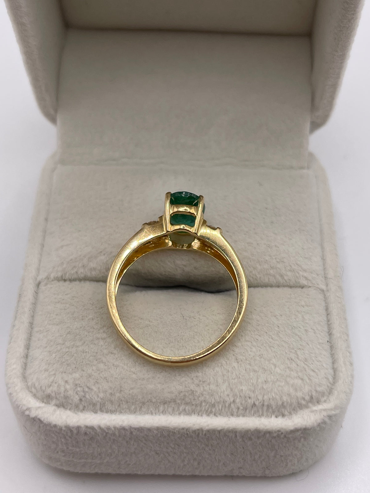 18ct gold emerald and diamond ring