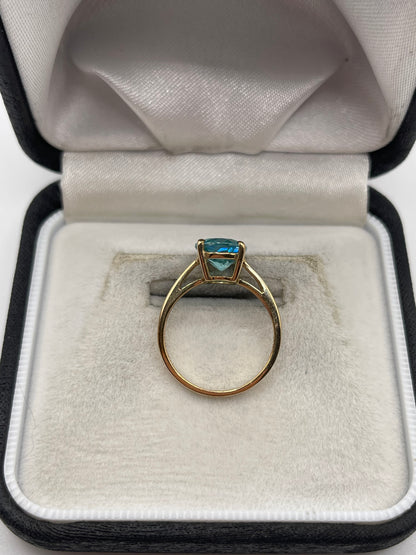 9ct gold quartz ring