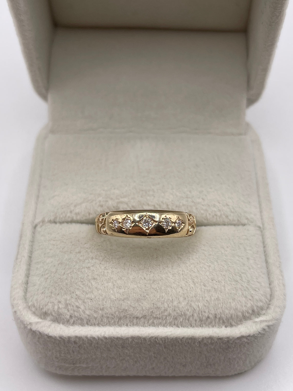 9ct gold diamond gypsy ring