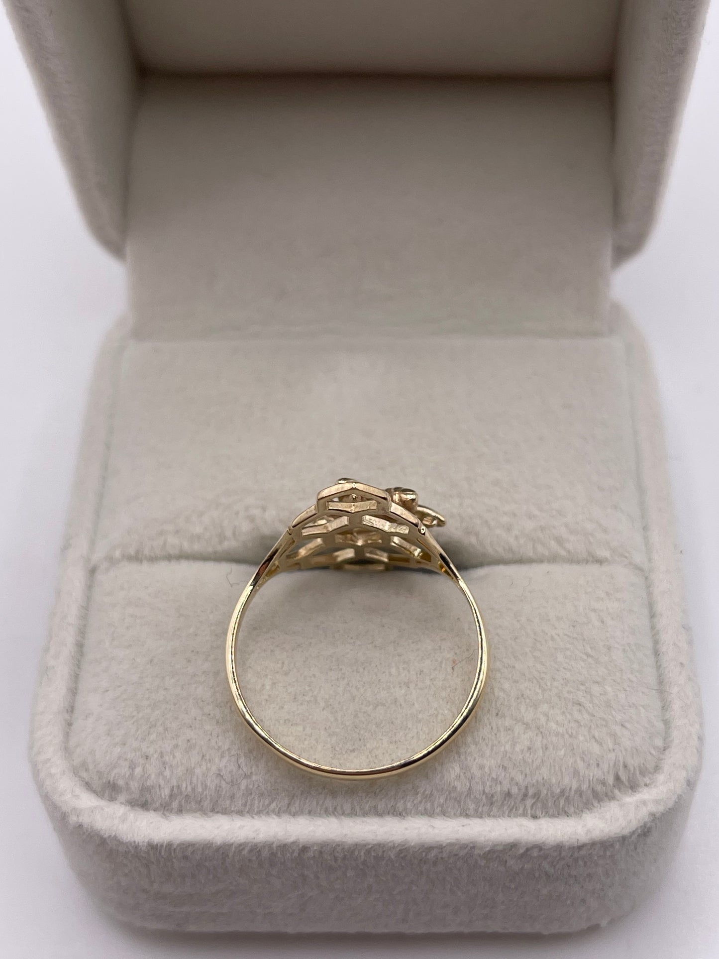 9ct gold bee ring