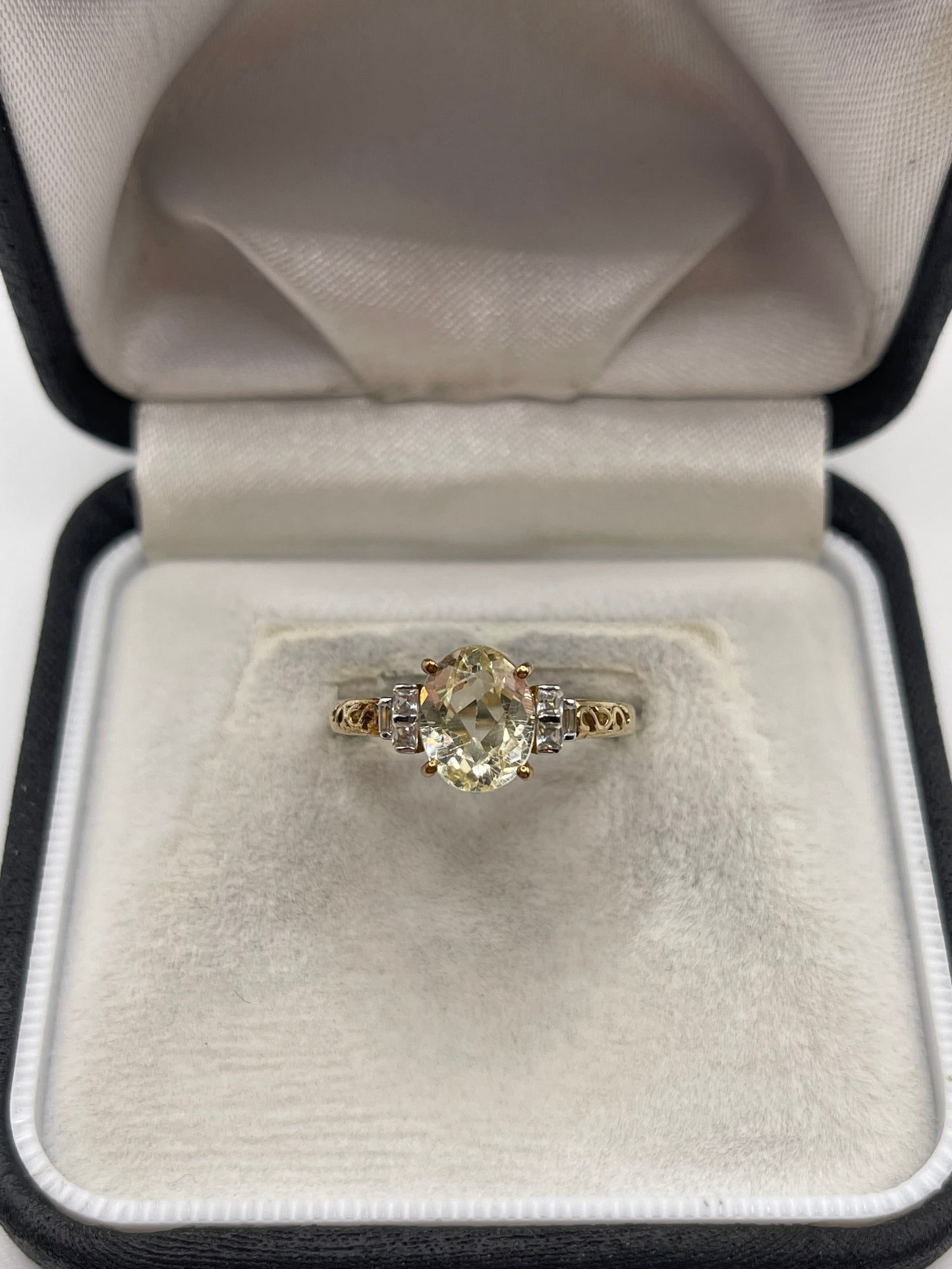 9ct gold quartz and zircon ring