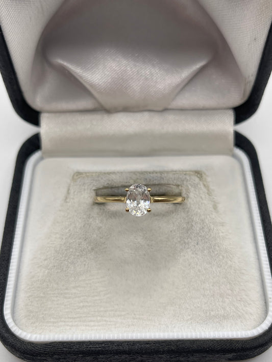 9ct gold white zircon ring