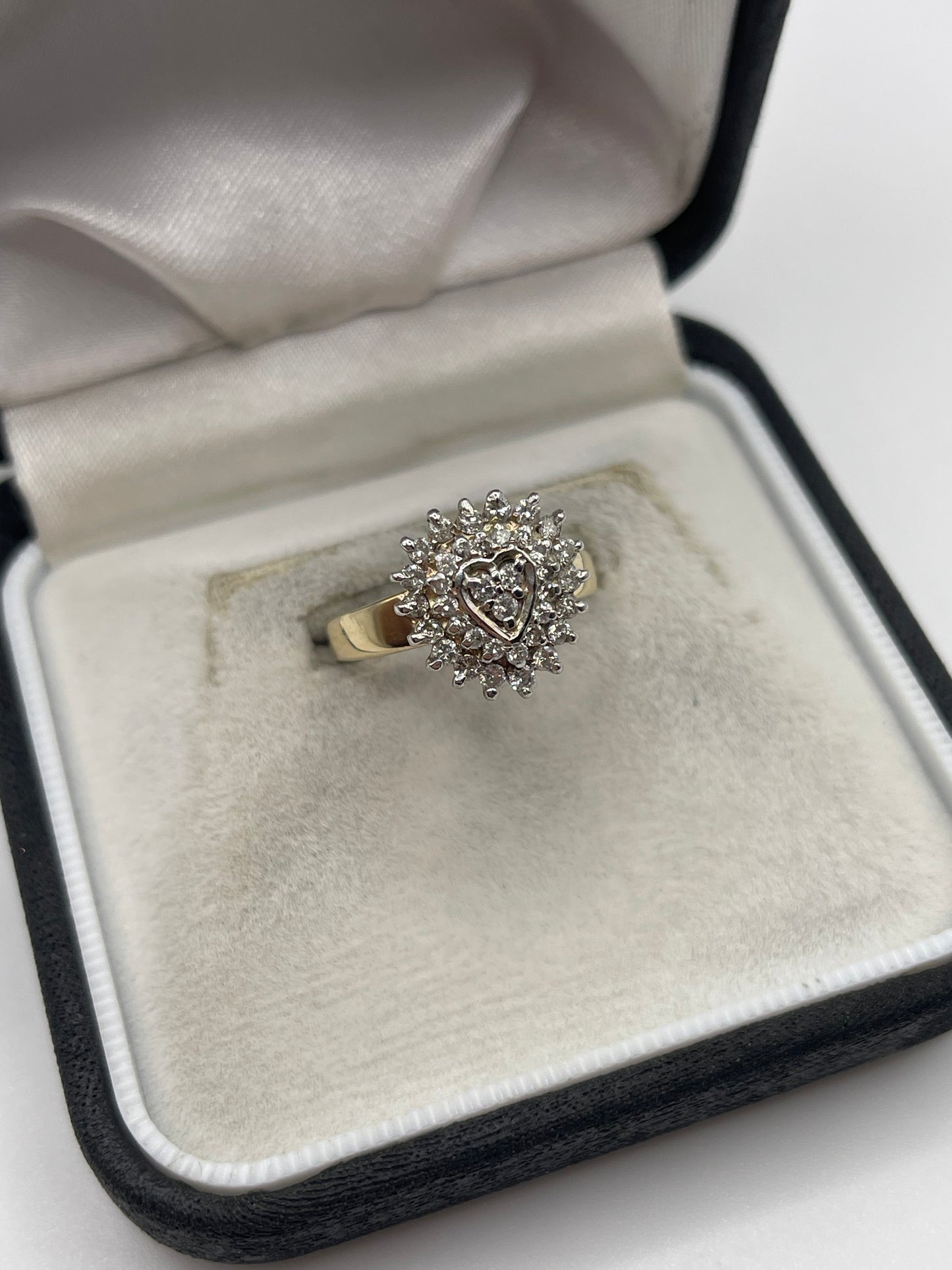 9ct gold diamond cluster ring