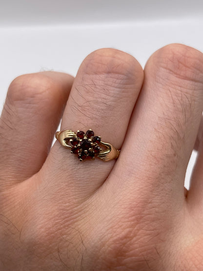 9ct gold garnet cluster ring