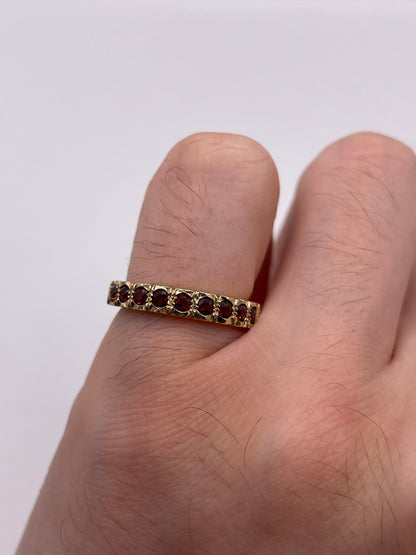 9ct gold garnet ring