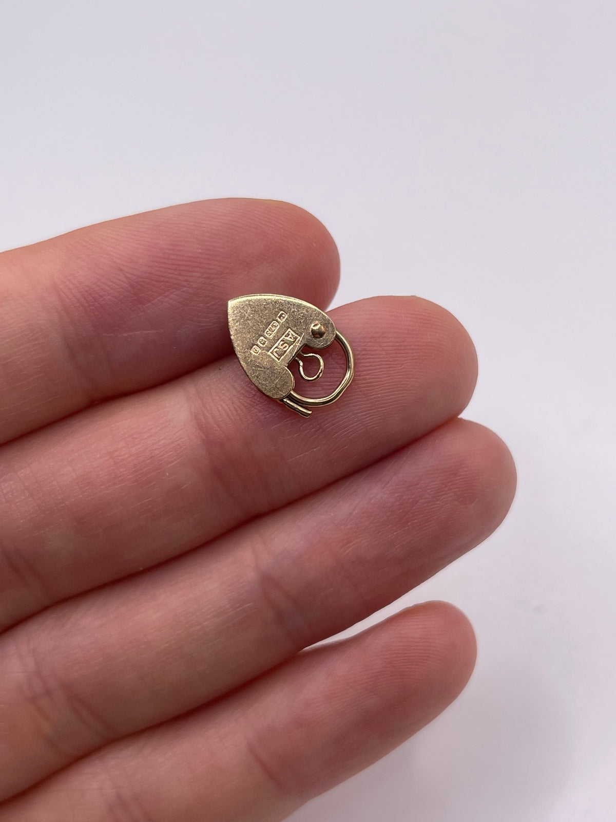 9ct gold padlock 5
