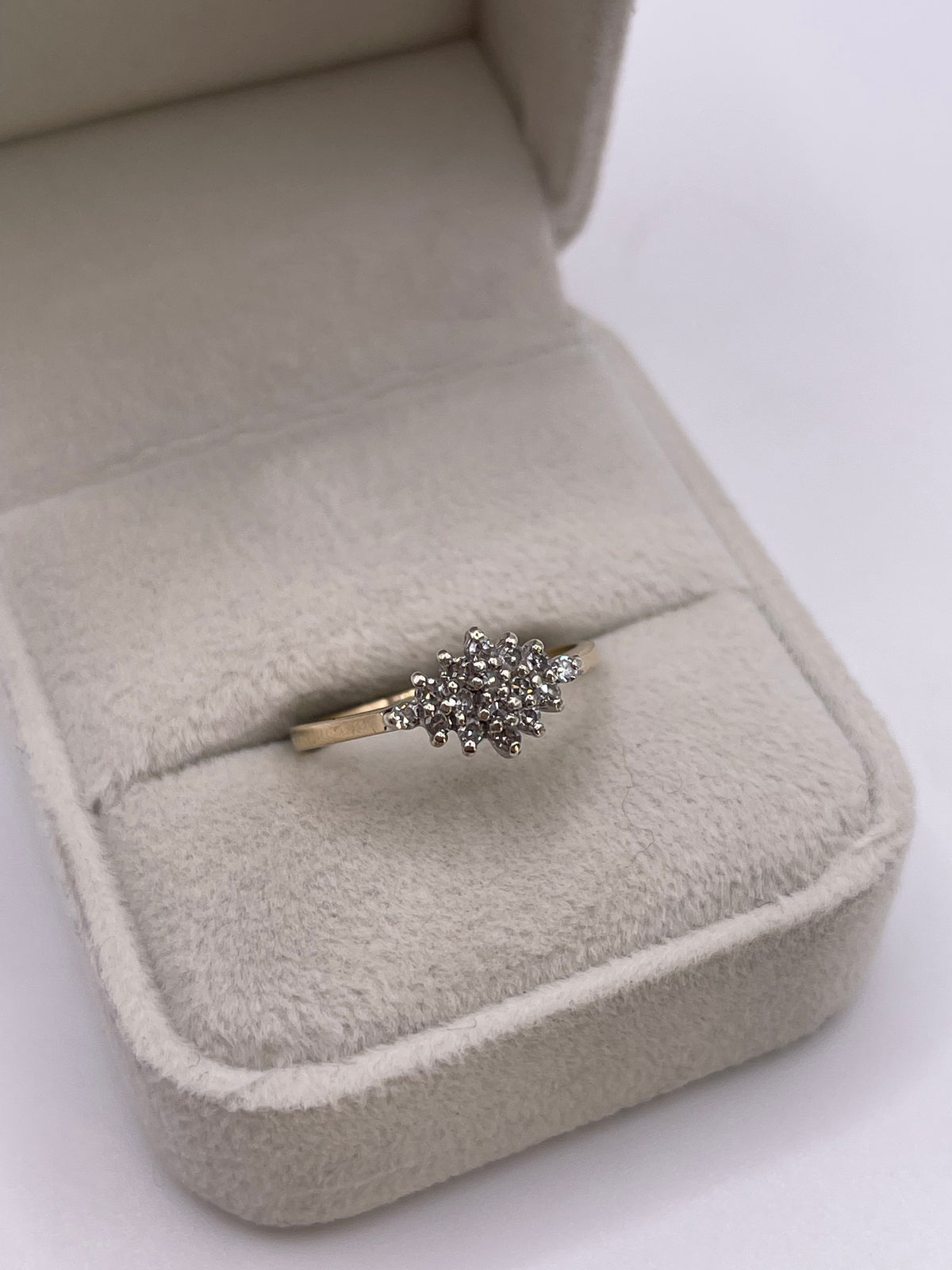9ct gold diamond cluster ring