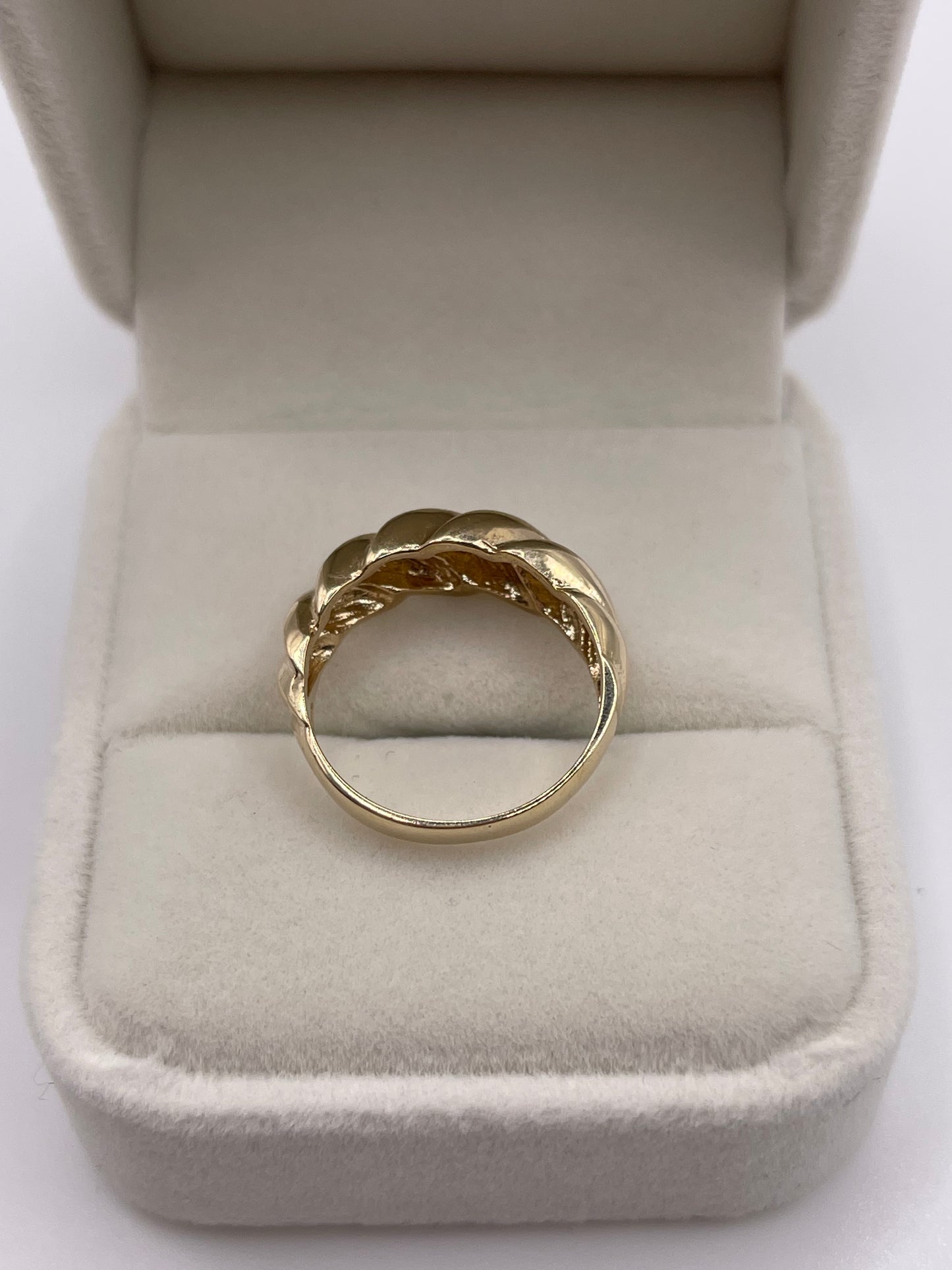 9ct gold croissant ring