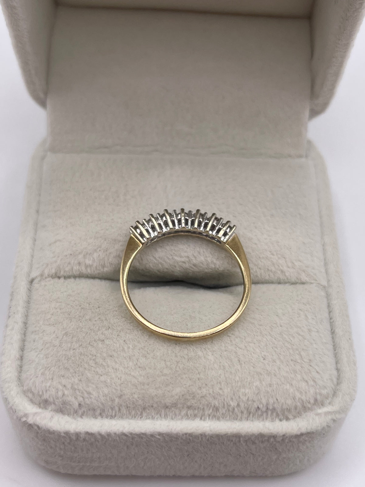 9ct gold diamond ring