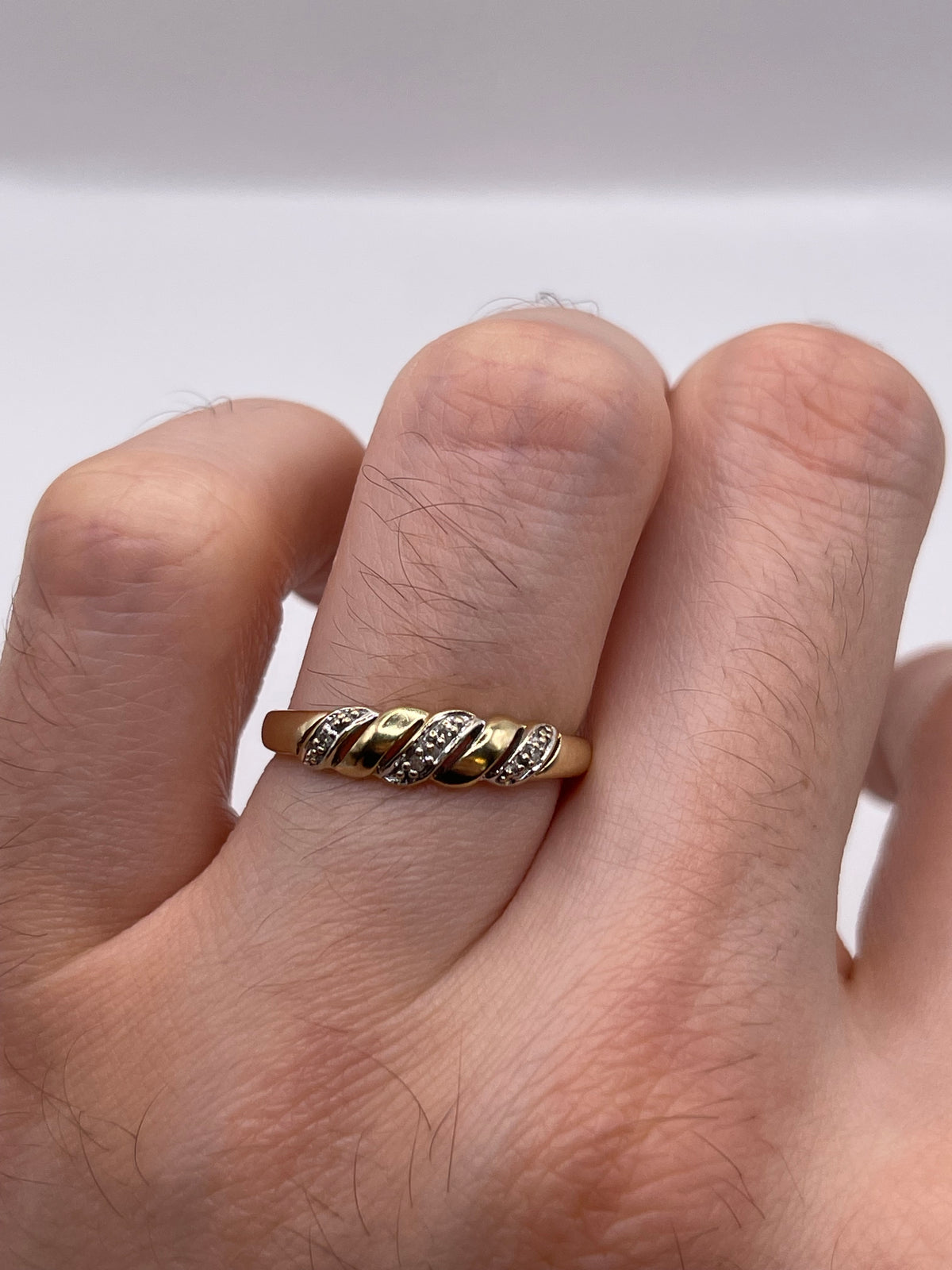 9ct gold diamond croissant ring