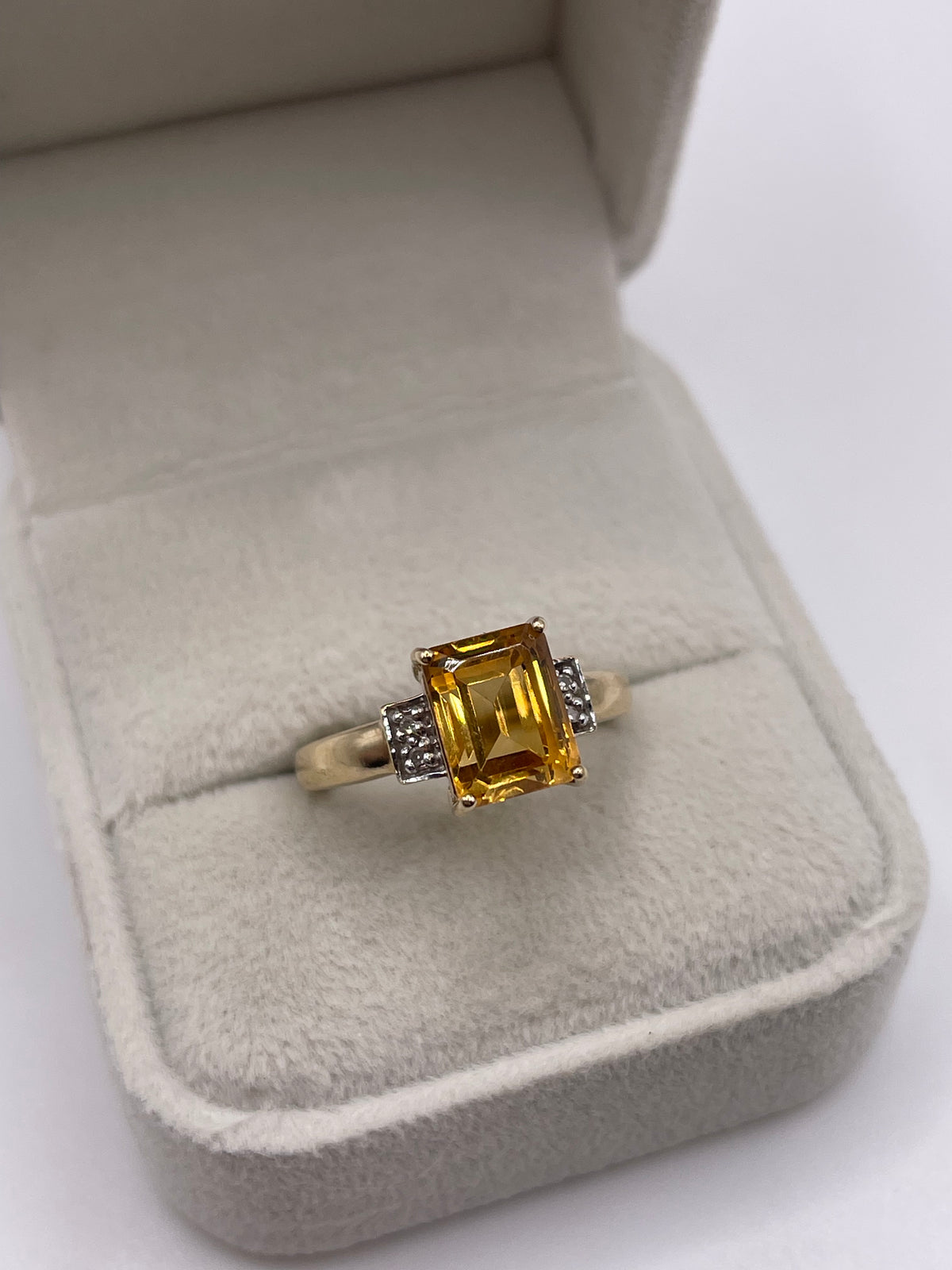 9ct gold citrine and diamond ring