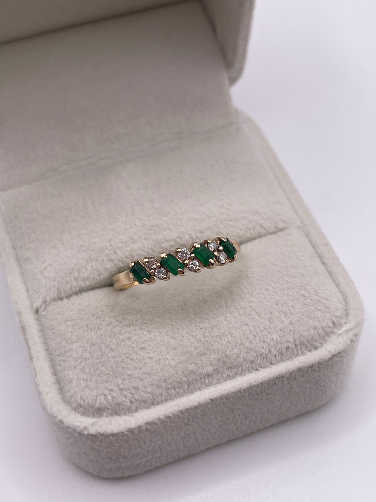 9ct gold emerald and diamond ring