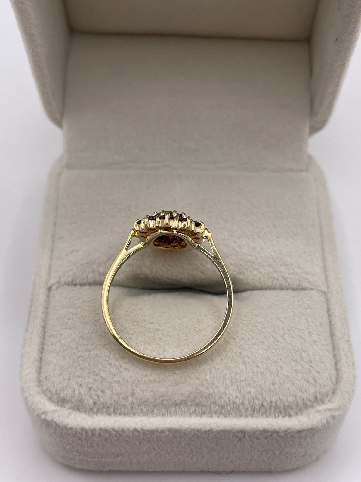 9ct gold garnet cluster ring