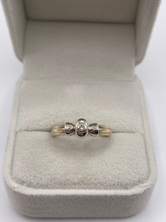 9ct gold diamond ring