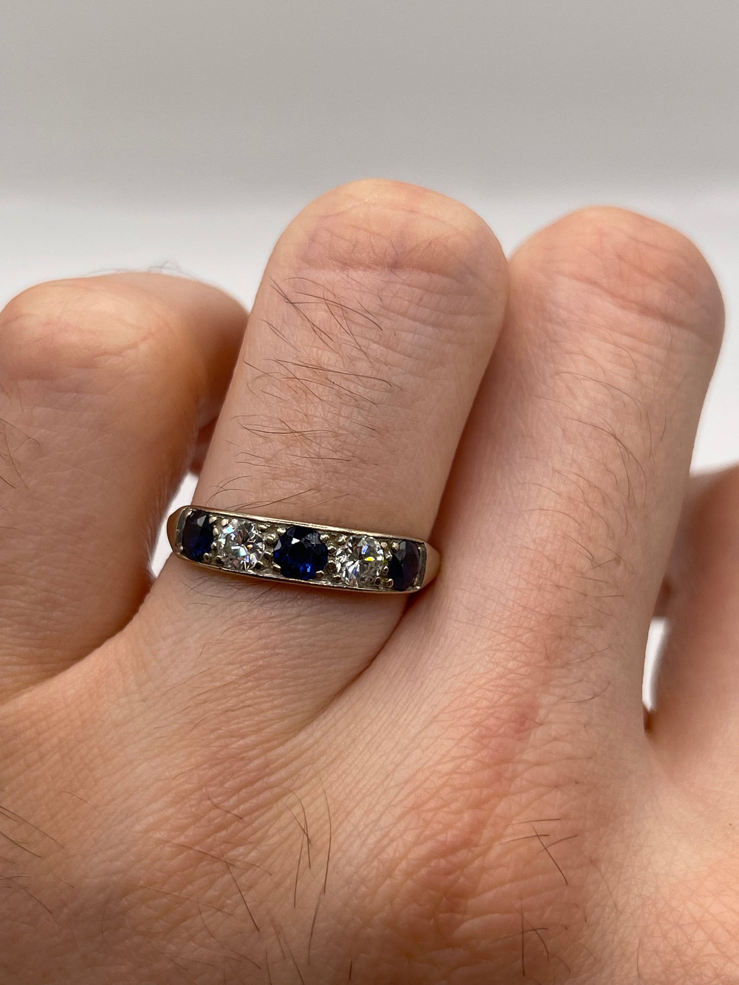 18ct gold sapphire and diamond ring