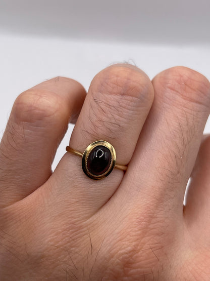 9ct gold cabochon garnet ring
