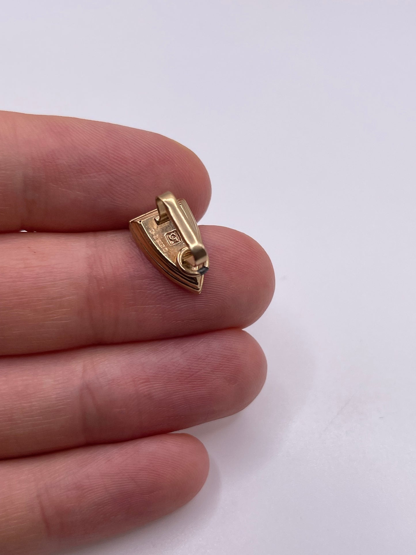 9ct gold iron charm