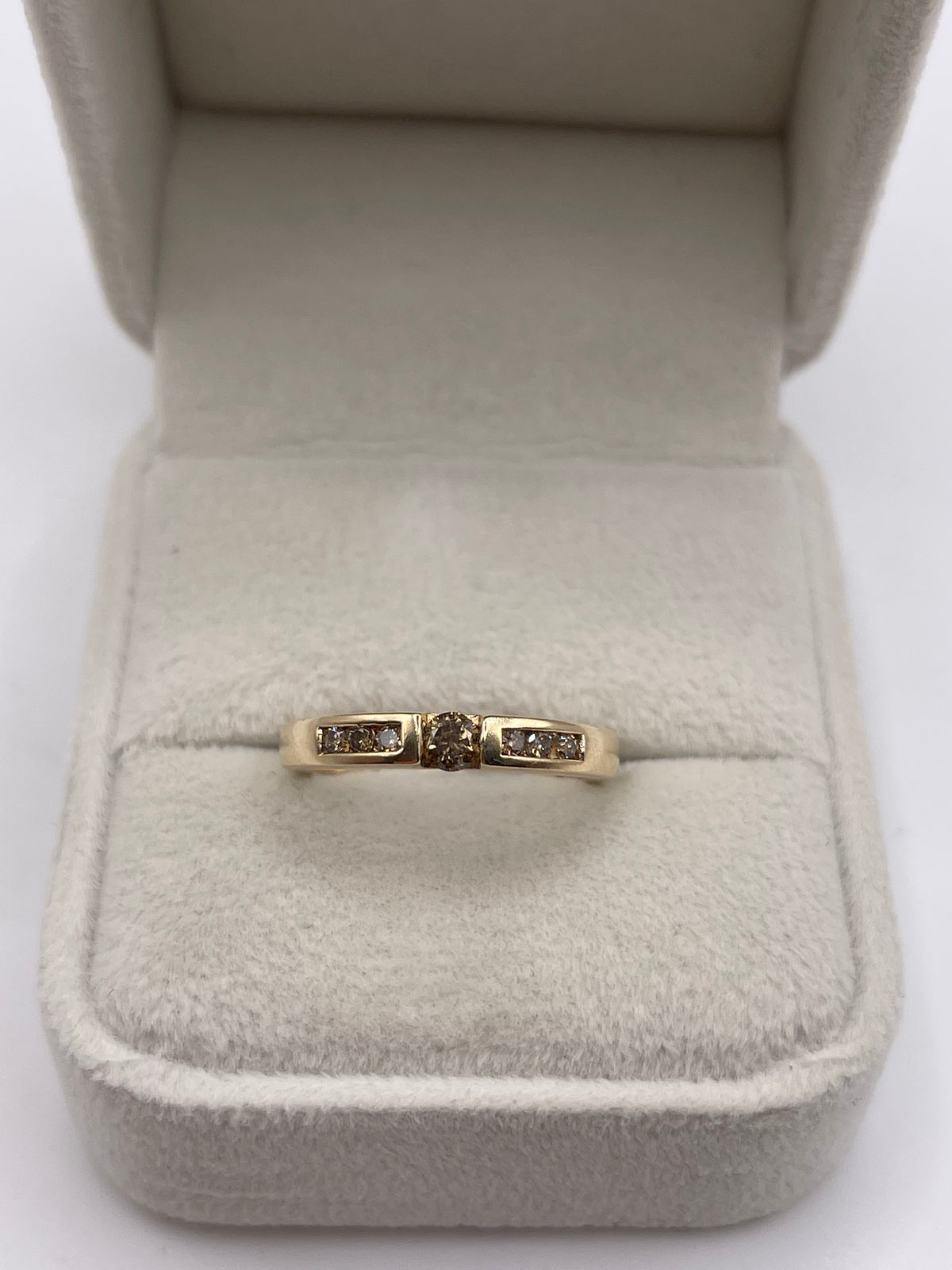 9ct gold diamond ring