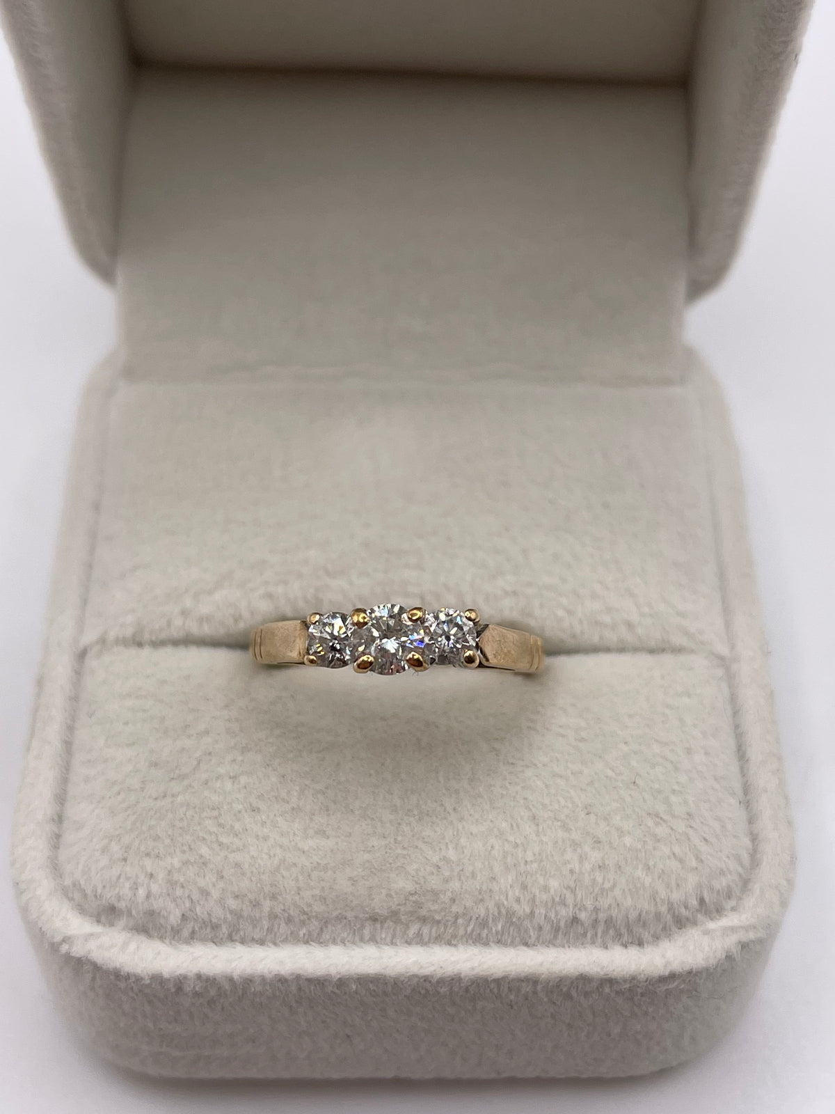 14ct gold diamond ring