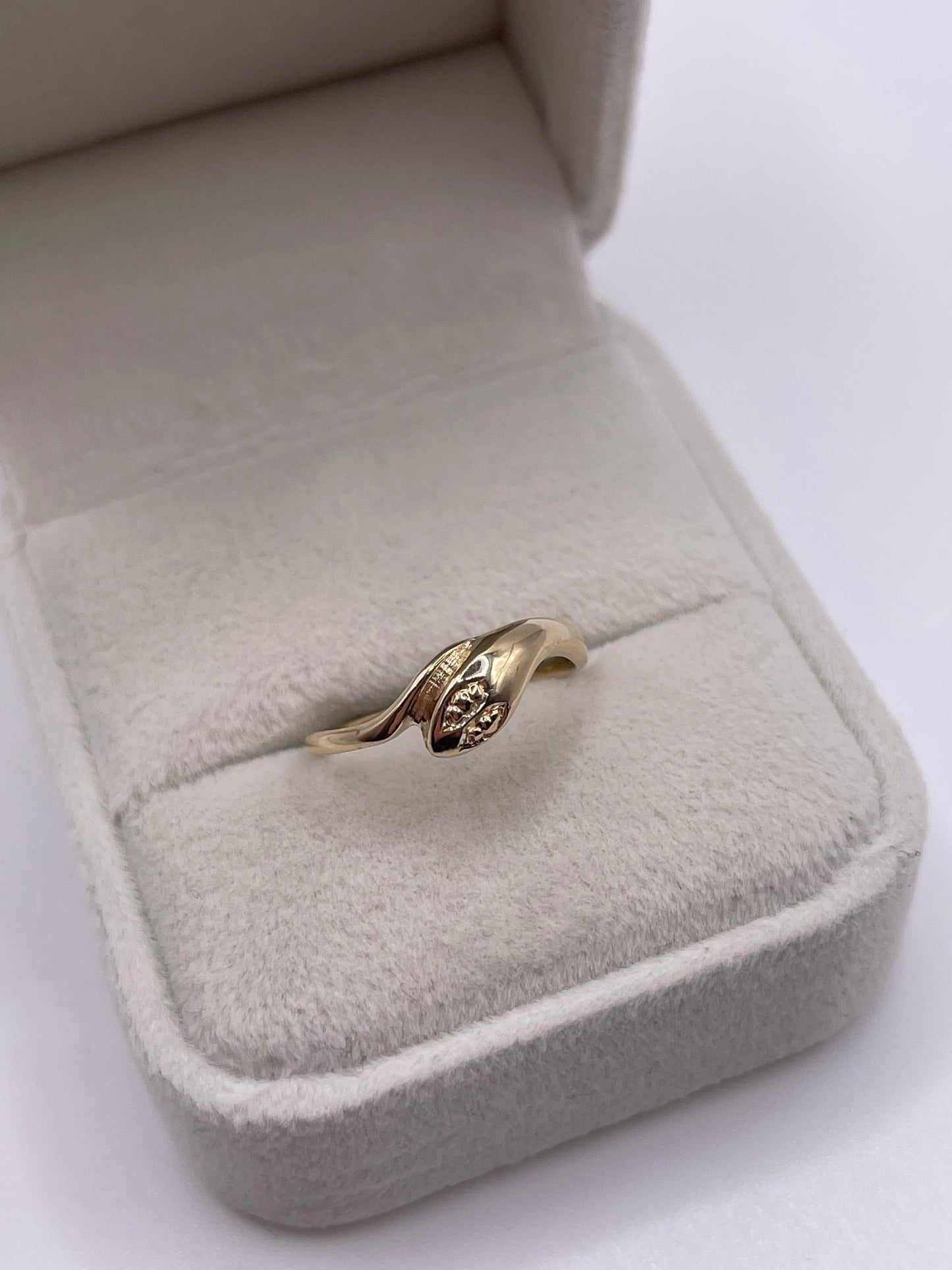 9ct gold snake ring