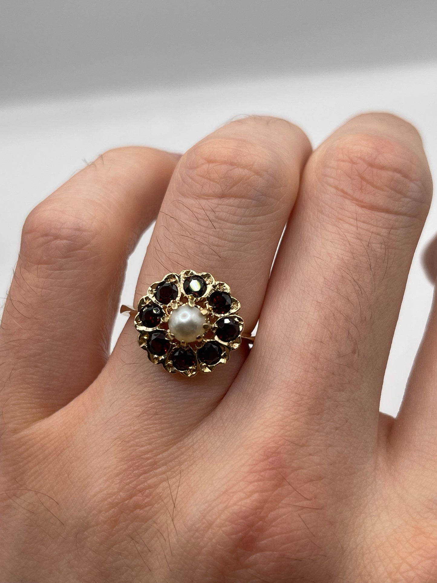 9ct gold pearl and garnet ring