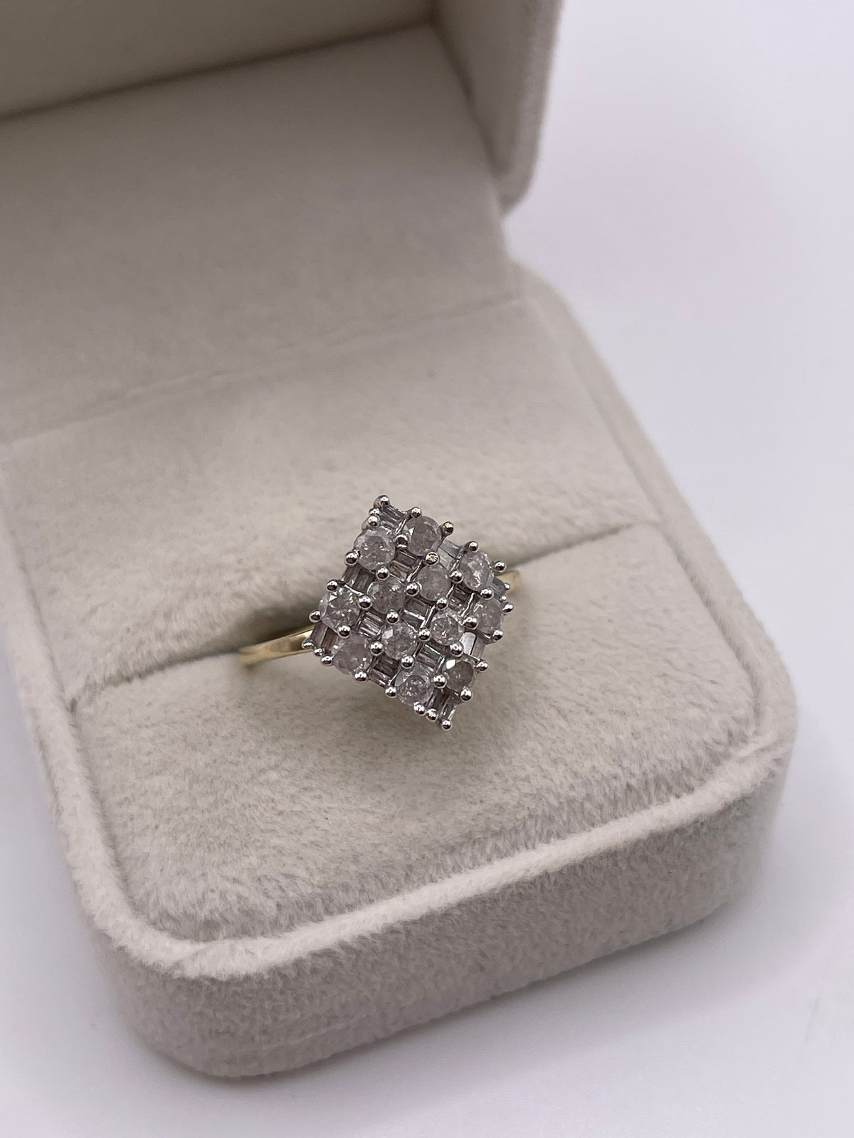 9ct gold diamond cluster ring
