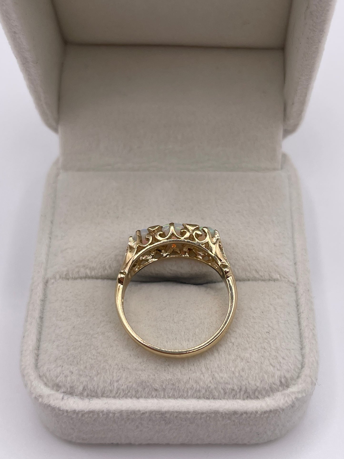 9ct gold opal and diamond ring