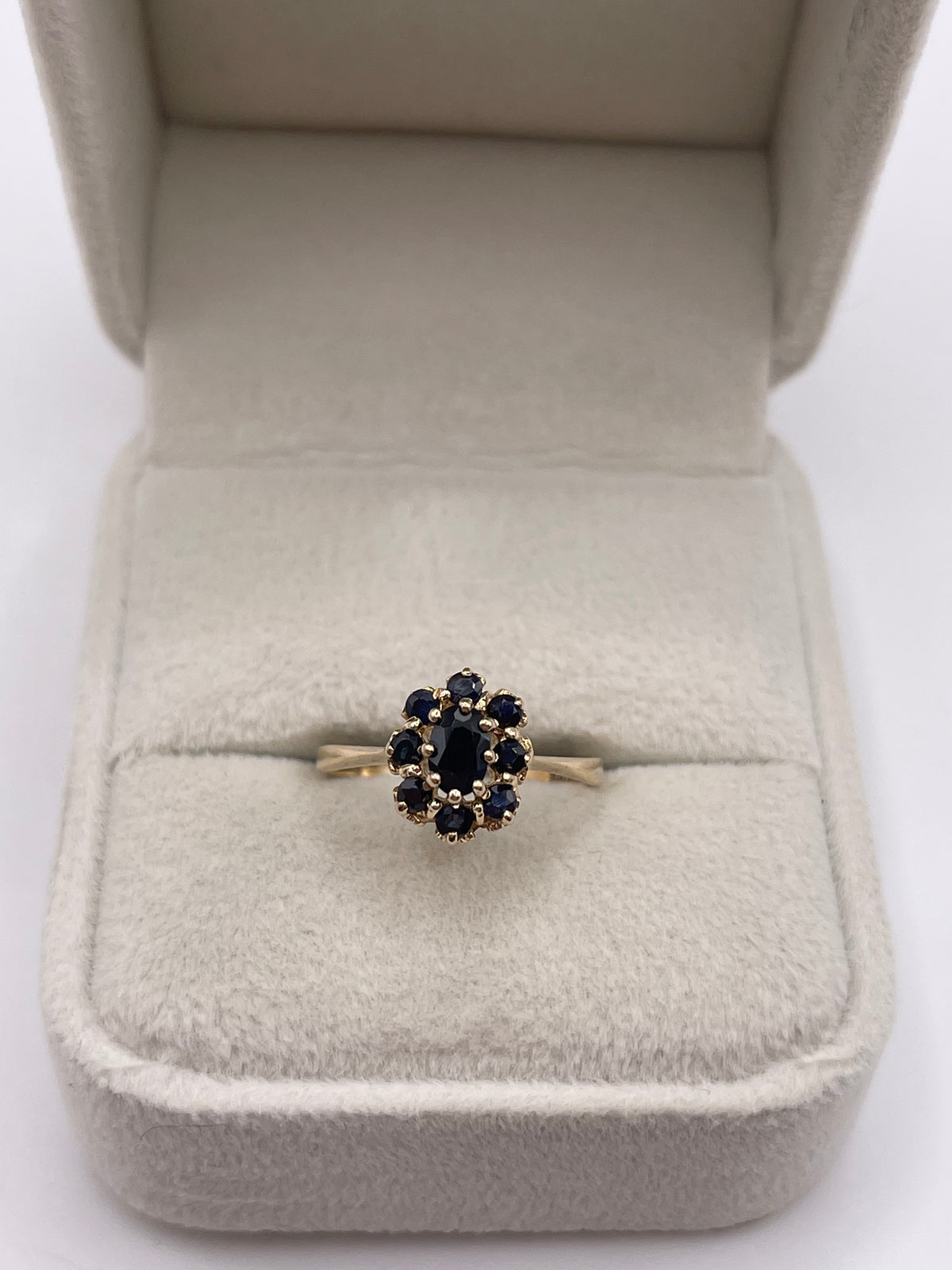 9ct gold sapphire cluster ring