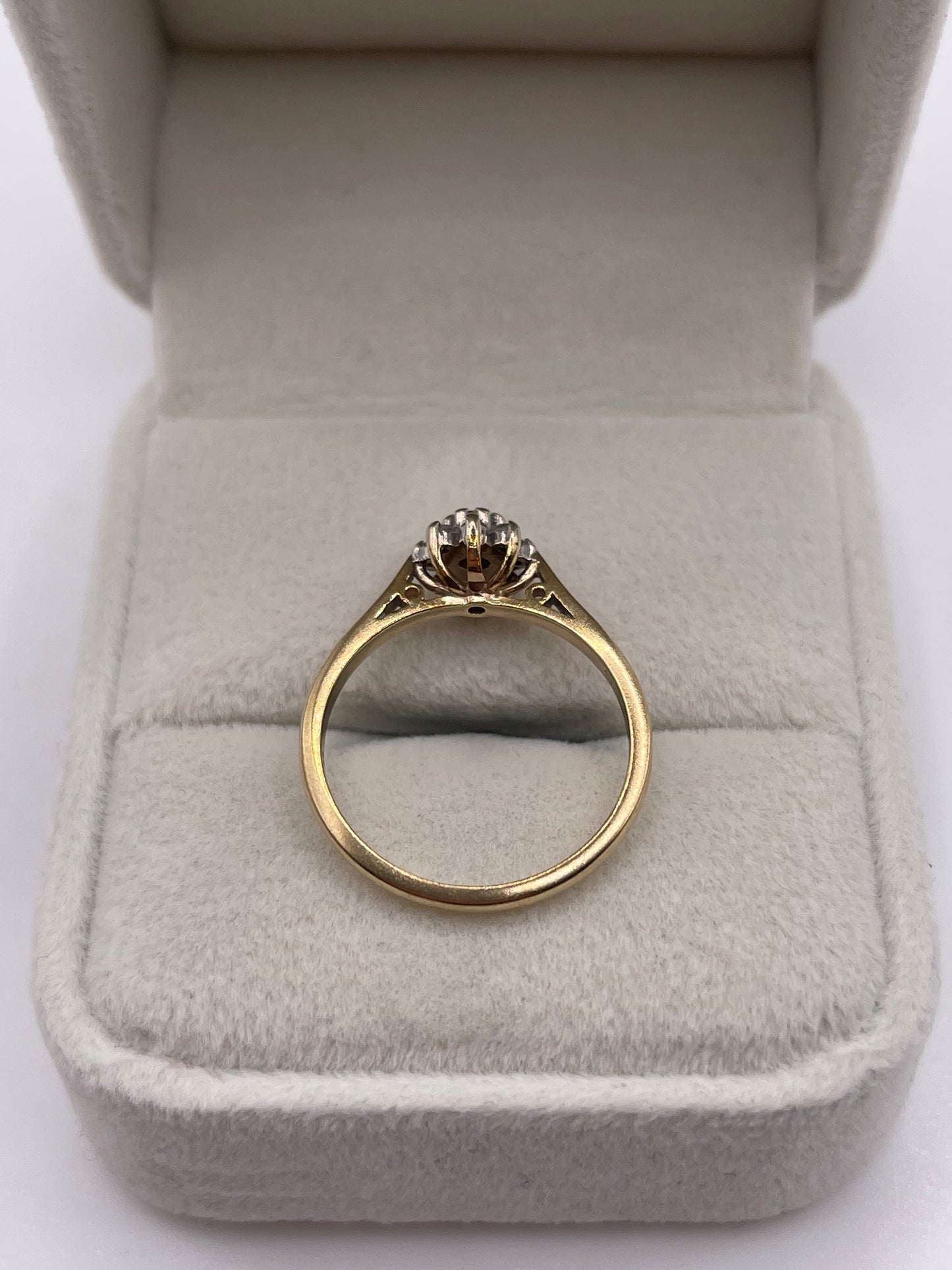 9ct gold diamond cluster ring